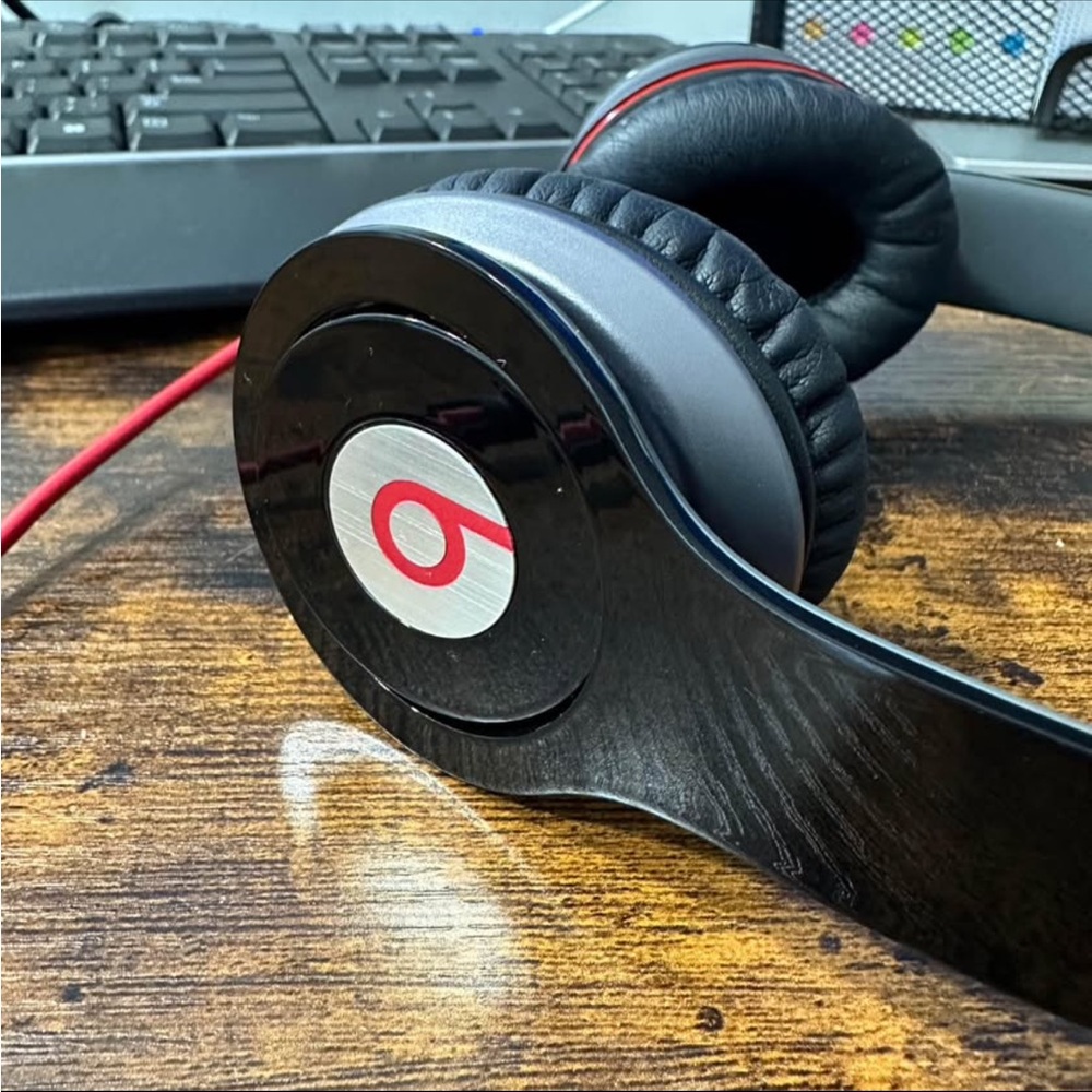 Beats By Dre Solo 1 - Black and Red